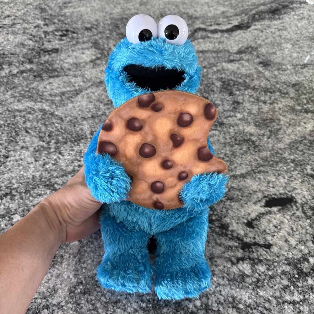 Sesame Street Peek-a-boo Cookie Monster Animated 12" Plush Talks And Plays Clean